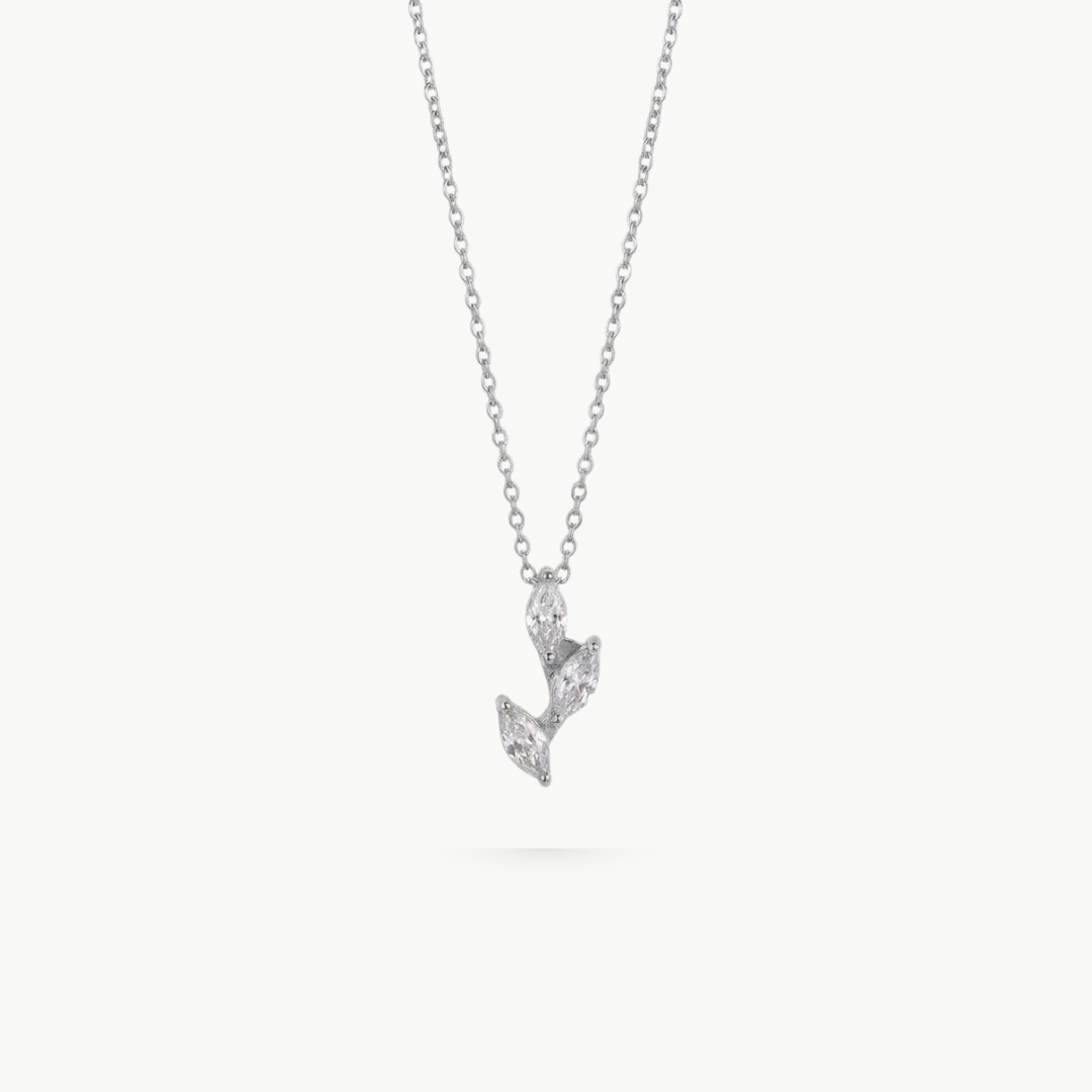 Collier April