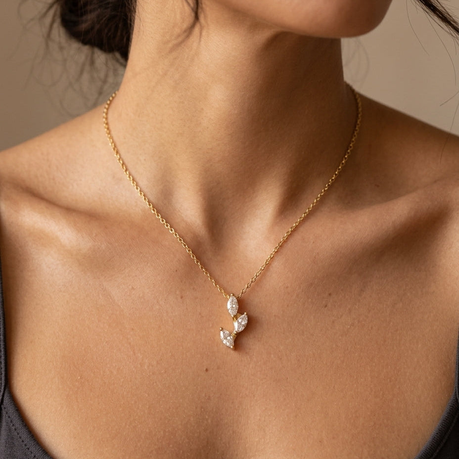Collier April
